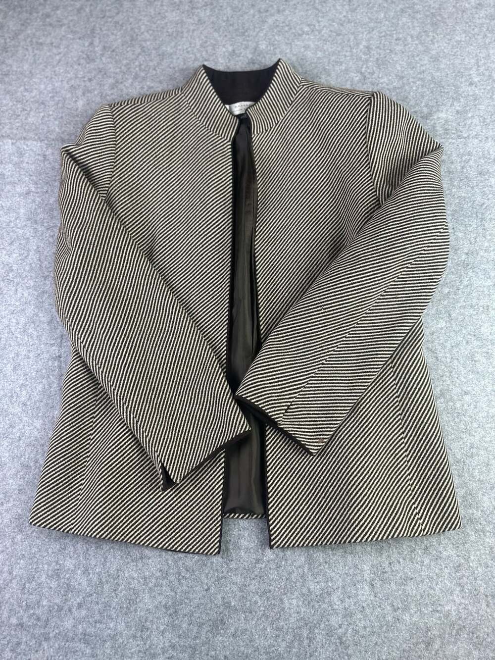 Tahari Arthur S. Levine brown cream striped